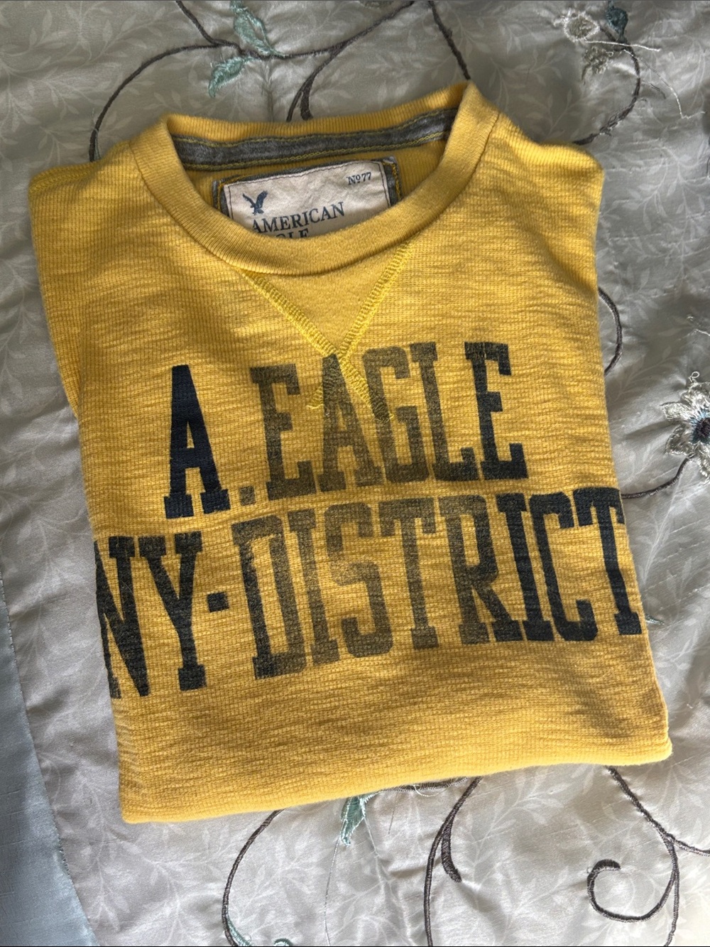 American Eagle Yellow Graphic shirt - NY District